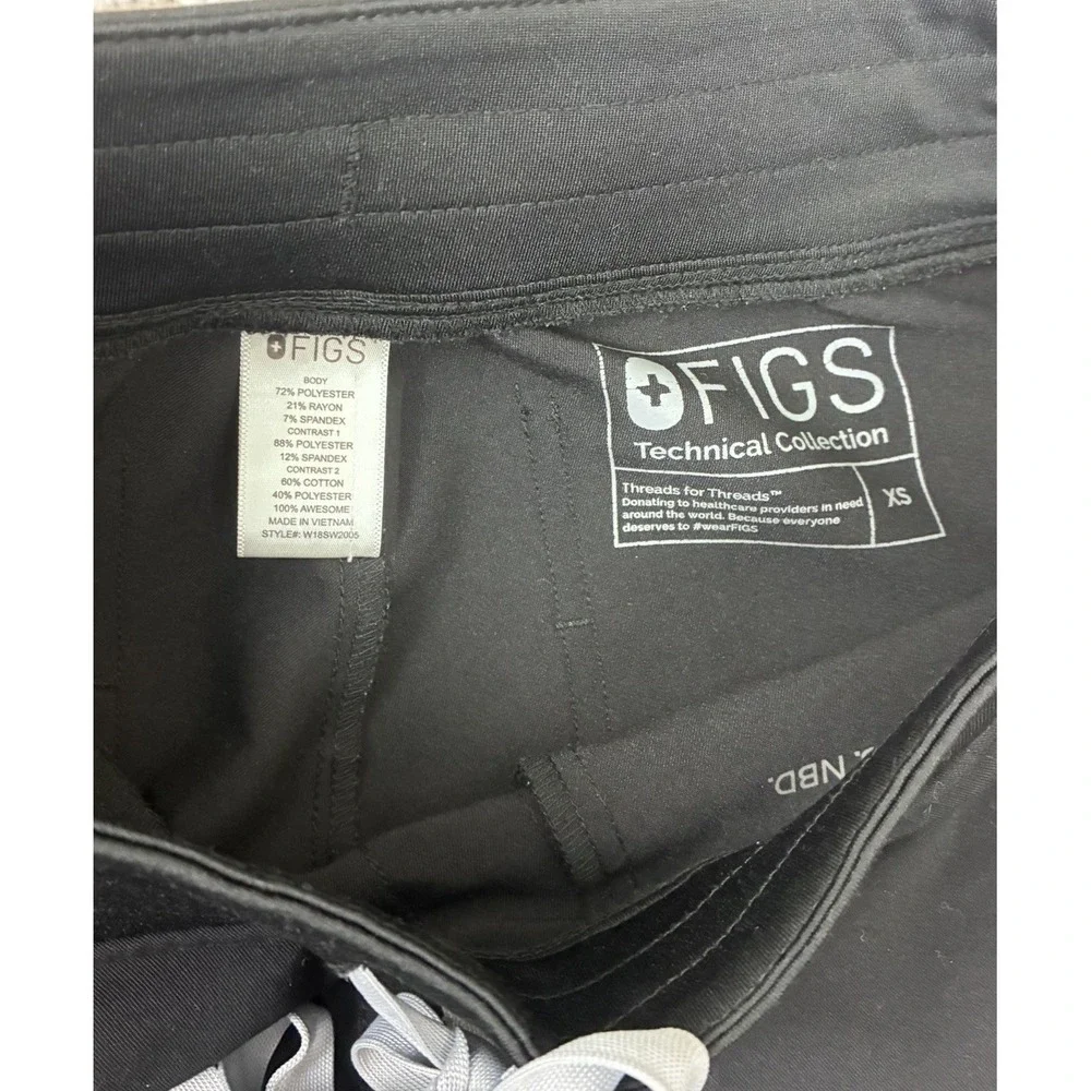 FIGS Zamora Jogger Scrub Pants • Black • XS
